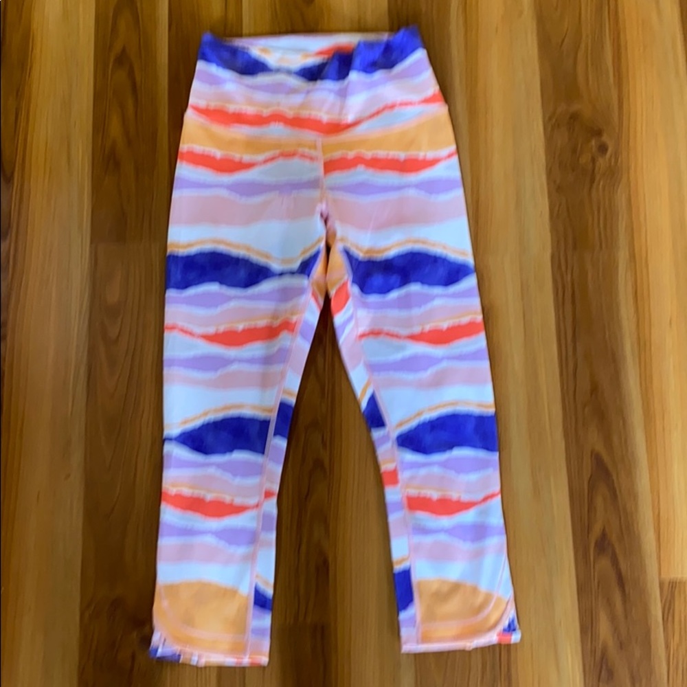 EUC Lululemon hi waist crops 6